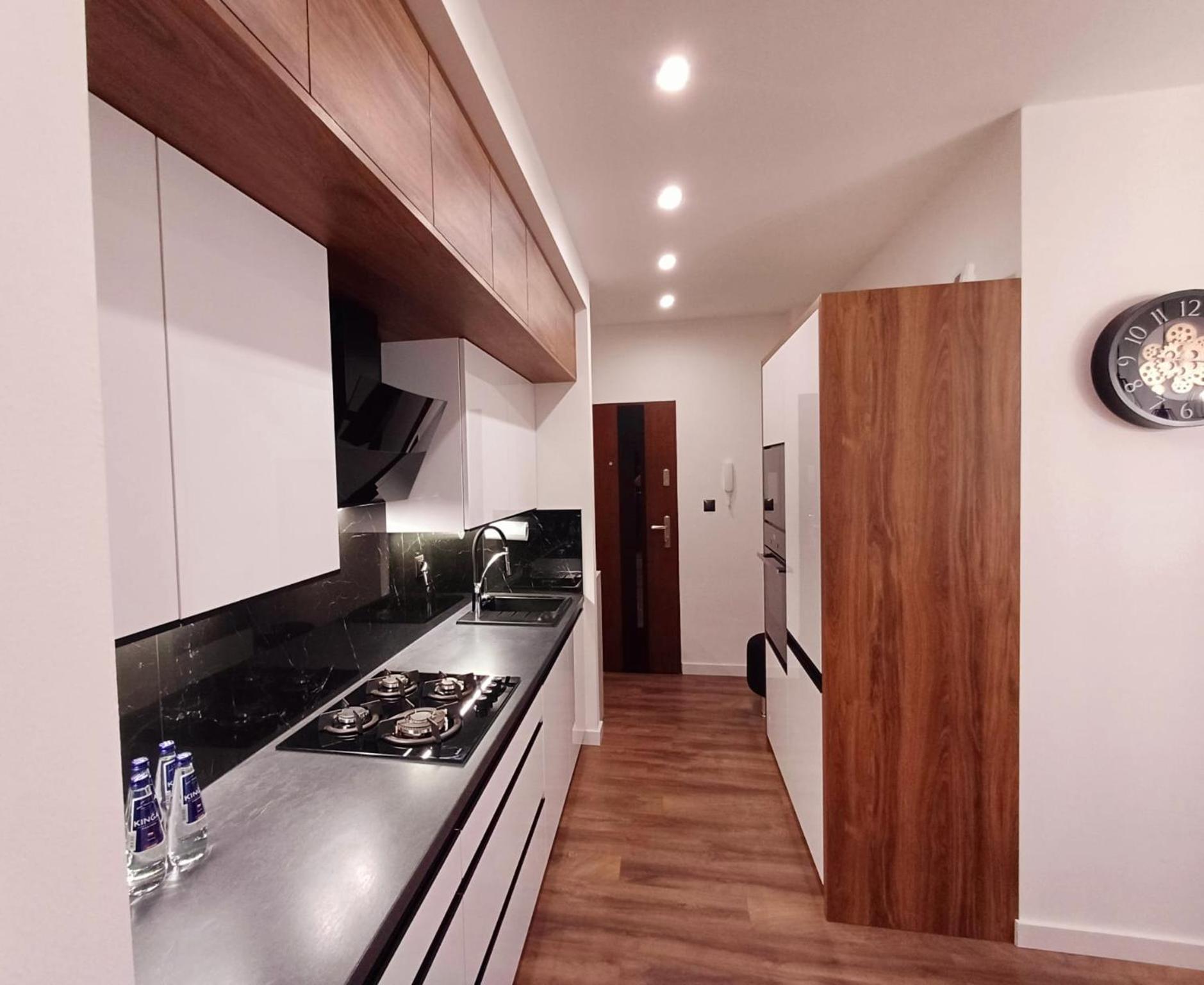 4 Apartment